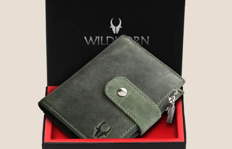 Four expert tips on how to choose the right men's wallet